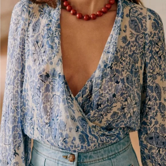 Sezane Abelia Foral Blue Wrap Top in Alacazar - Picture 4 of 8